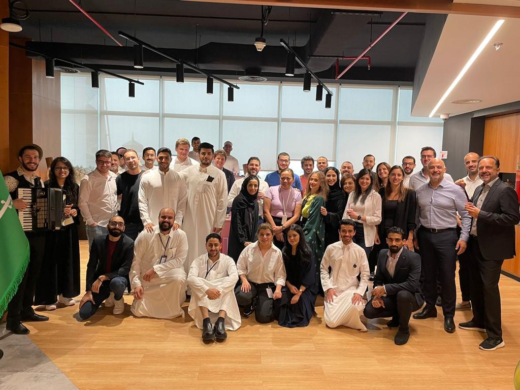 strategyandME's tweet photo. Itโs good to see everyone spending time together again in person! Our KSA office hosted two happy hour events to bring people together and end the summer season on a high note! #LifeatStrategyAnd https://t.co/REJUG3qB4R