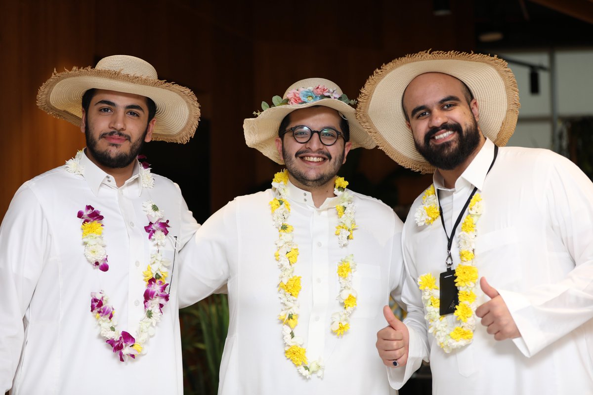 strategyandME's tweet photo. Itโs good to see everyone spending time together again in person! Our KSA office hosted two happy hour events to bring people together and end the summer season on a high note! #LifeatStrategyAnd https://t.co/REJUG3qB4R