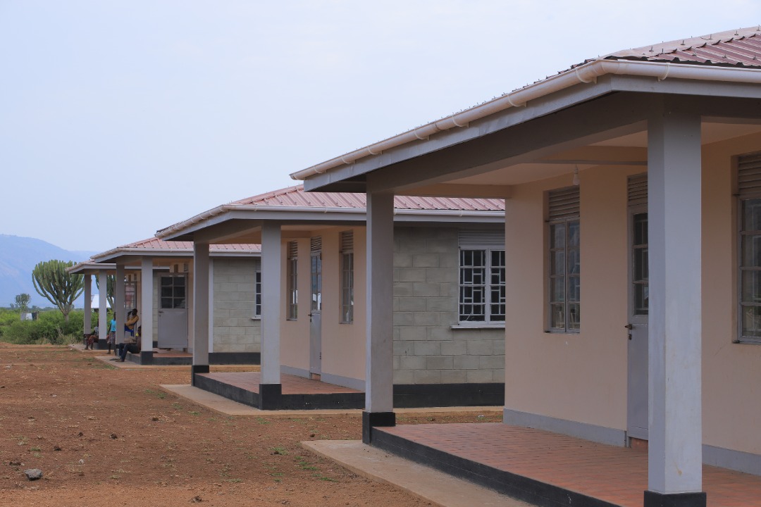 rahmk12's tweet photo. .. families whose houses got affected, on these, 30 families' houses have been compensated with much more better house structures than they had & more are being done, the difference is day & night..
And the other 4 families have decided to build...
@UgandaChamber | #90DaysOfOil https://t.co/CerSQ27PGA