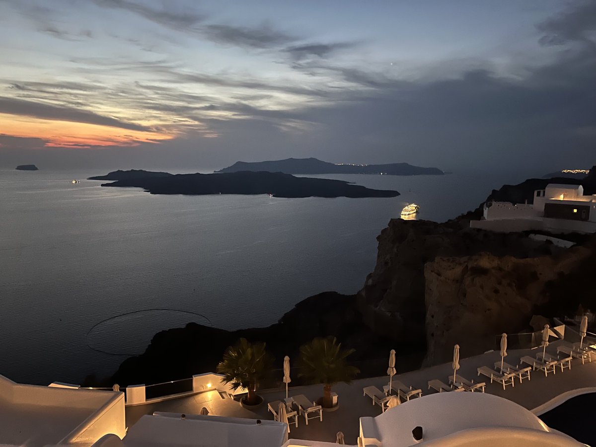 An amazing place #SantoiniGreece
