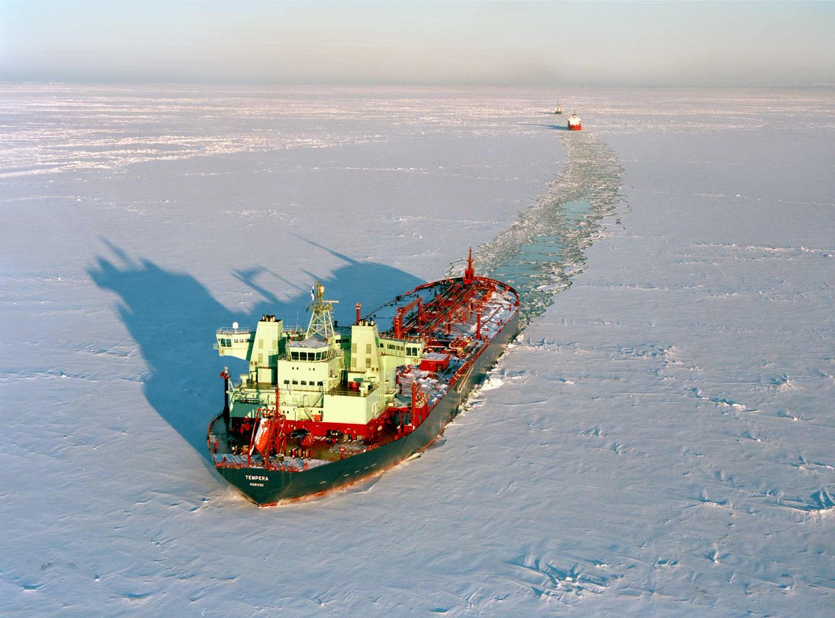 Railotech's tweet photo. The Double Acting Ship (DAS) principle was developed by our predecessor, Kværner Masa-Yards Arctic Technology Centre (MARC), in the early 1990s.

The #icebreakers in the @ABBMarine video are also inspired by our highly efficient Aker #ARC130 and Aker #ARC124 designs. https://t.co/q9anUjT3Cb