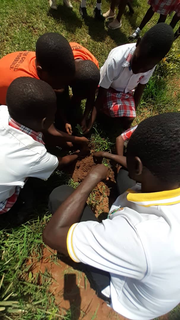 GnrcUganda's tweet image. Each one of us can do something that ends poverty in children's lives.
#GuideThem
#ECP@10