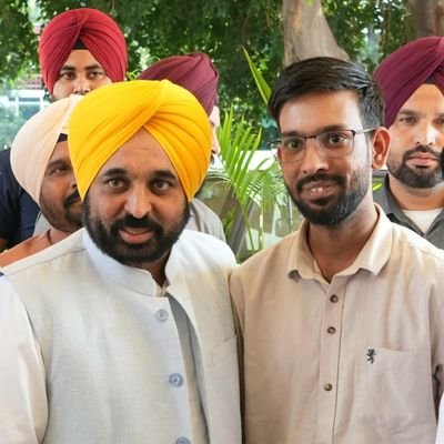 DevenderYadav_'s tweet photo. पंजाब के लोकप्रिय मुख्यमंत��री @BhagwantMann जी को जन्मदिन की ढेर सारी बधाई एवं शुभकामनाएं |
#BhagwantMann https://t.co/xHXmJkDGxL