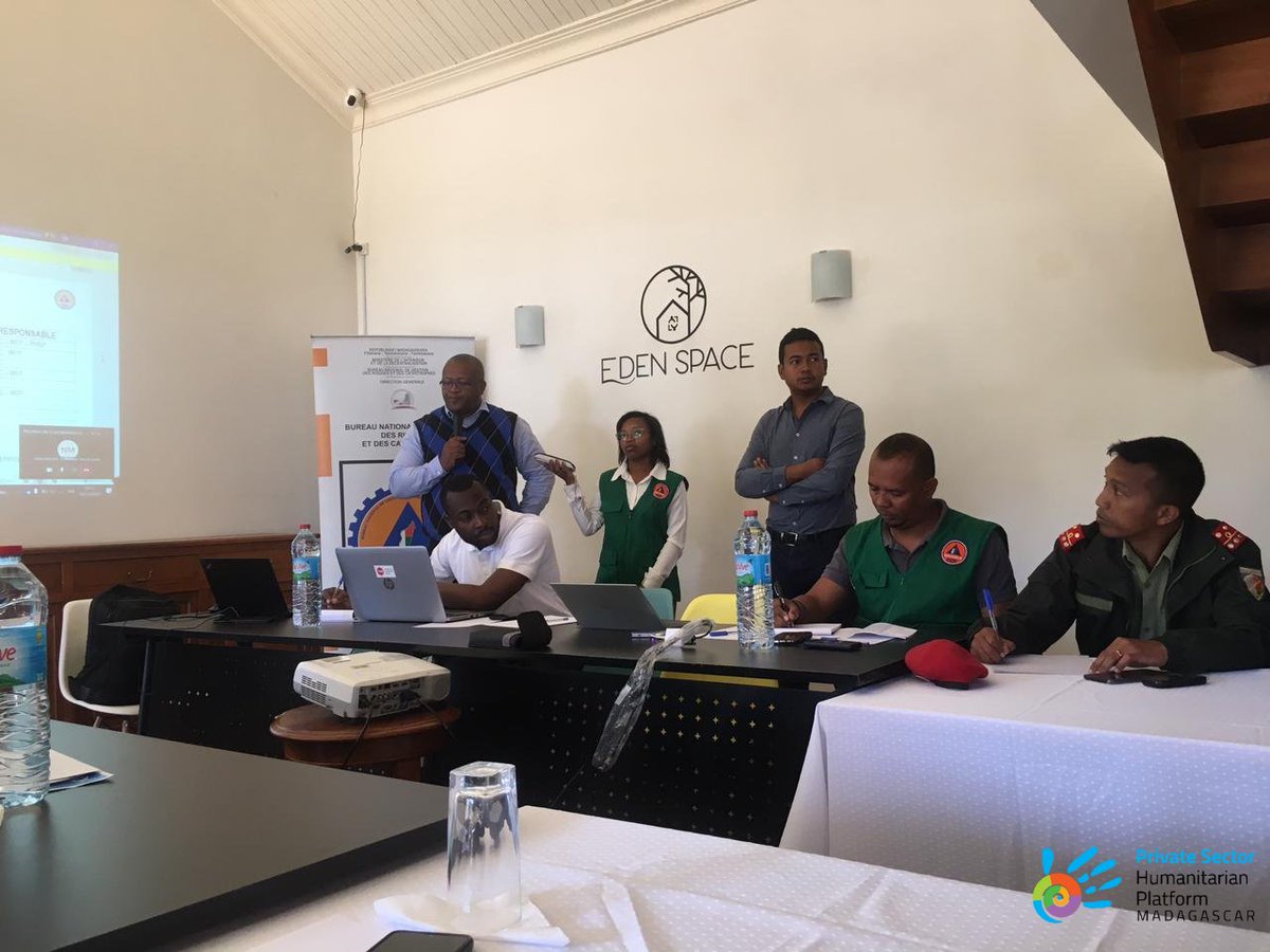 pshpmada's tweet photo. 4 octobre: 🤝Rencontre de la Délégation Department of Disaster Management Affairs de Malawi avec les membres du Groupe Sectoriel Logistique à Madagascar et visite du network operational center du groupe @GroupeTelma et les locaux de @IBL Logistics - Madcourrier. https://t.co/QieRAdrz5Z