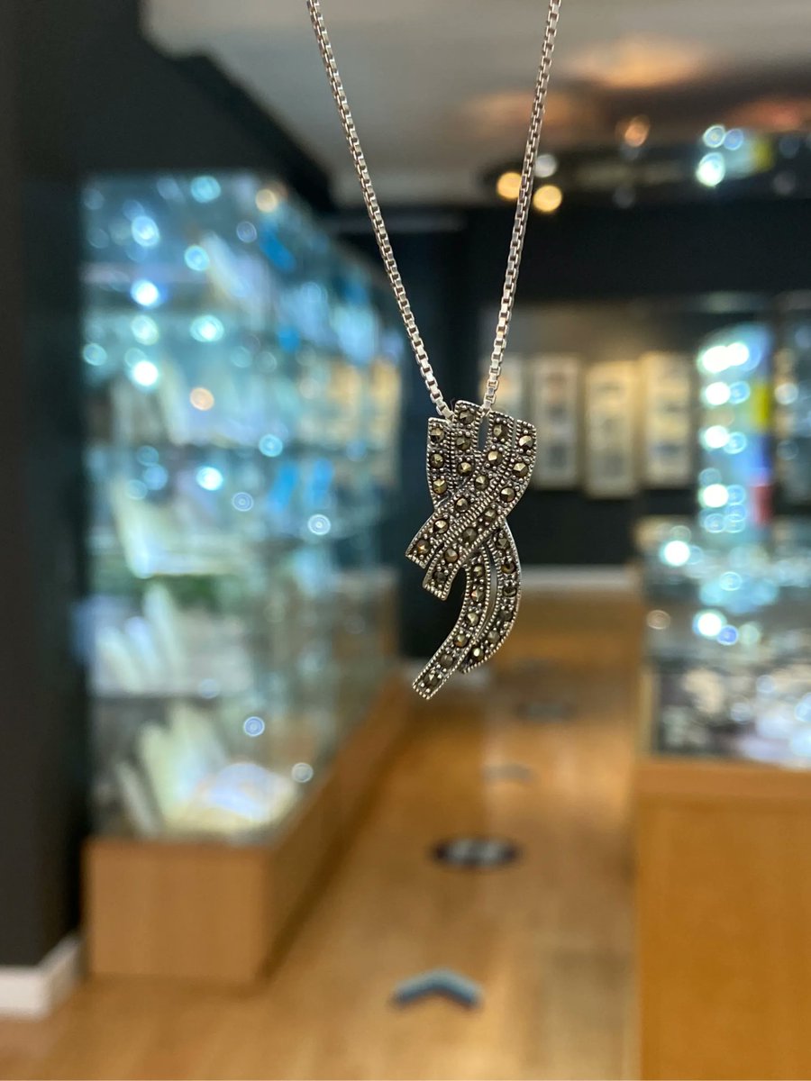 Marcasite jewellery is perfect for all those evening outfits, adding the sparkle to your nights! 
Shop in store and online. 
.
.
.
#marcasitependant #marcasite #marcasitejewellery #novasilver #sparklyjewellery #silverjewellery #nightout #eveningoutfits #eveningjewellery #norwich
