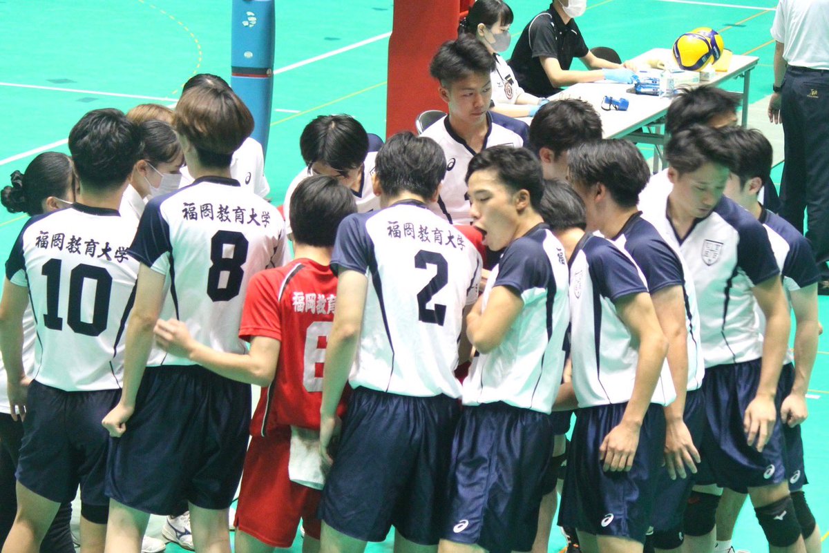 utefvolley's tweet photo. 秋季男子チャレンジマッチ大分大会
2日目10/15
順位決定トーナメント

1回戦
VS沖縄大学 2-1 勝
①27-29
②25-11
③25-20

2回戦
VS名桜大学 2-0 勝
①28-26
②25-23

準々決勝
VS西南学院大学 0-2 負
①22-25
②24-26

ベスト8という結果でした
応援ありがとうございました！ https://t.co/6jyuD1z1j8