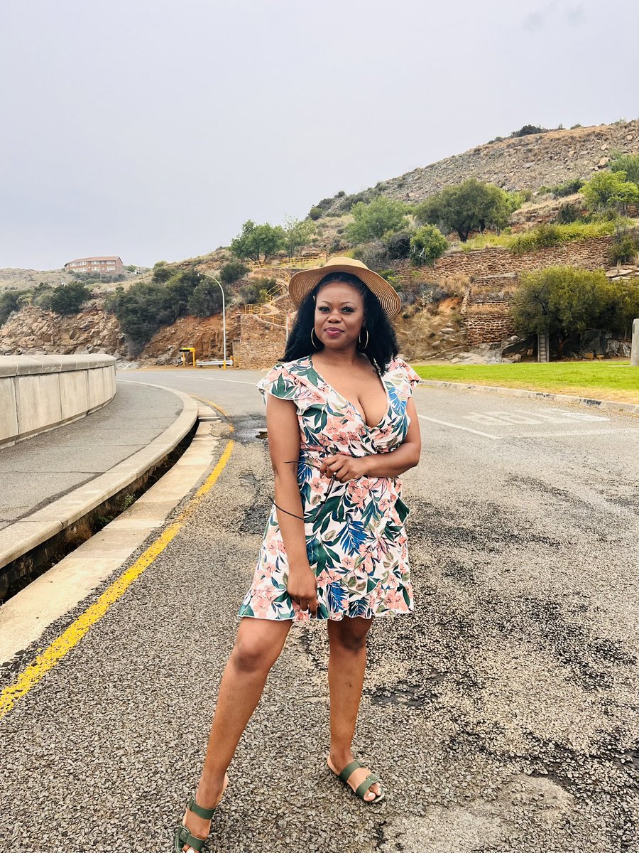 KhomoWagaLegodi's tweet photo. #WeekendPhotoDump. 💆🏾‍♀️💆🏾‍♀️❤️❤️❤️ https://t.co/nVITiowQJe
