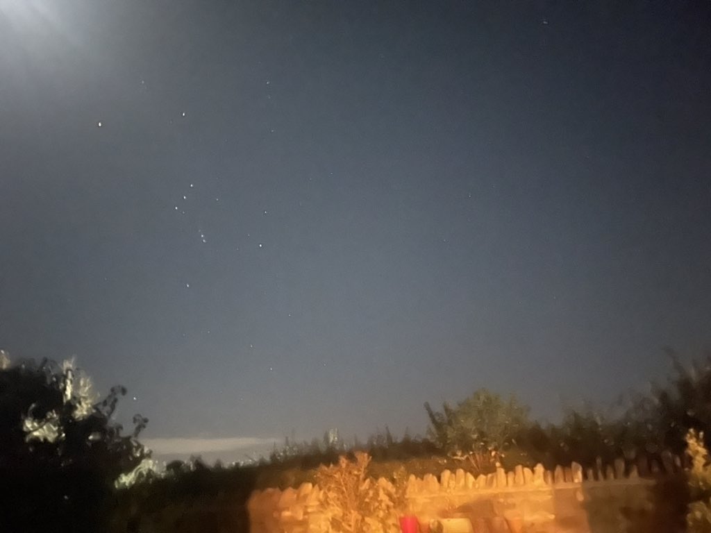 7ulsi's tweet photo. Captured #orion whilst looking at Jupiter and mars at the same time!! My @skyview app is amazing!! #stars #constellation https://t.co/pwjy3TPlJa