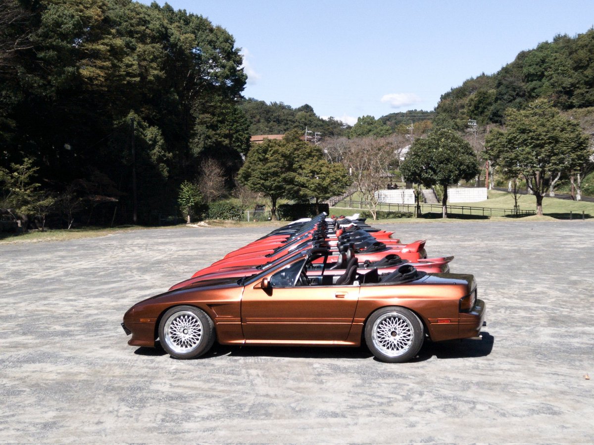yucci_SENSE's tweet photo. 今年も岐阜県瑞浪市で行われたRX-7カブリオレミーティング行ってきました!
愉快な人々と会えるし、毎回ホントに良い情報交換の場になってて、本当に大好きなミーティング!
来年はもっと台数増えるといいなー!
#カブリオレミーティング #fc3c #fc3s #rx7 #fcvert https://t.co/810flC5aR6