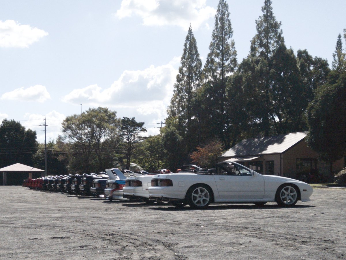 yucci_SENSE's tweet photo. 今年も岐阜県瑞浪市で行われたRX-7カブリオレミーティング行ってきました!
愉快な人々と会えるし、毎回ホントに良い情報交換の場になってて、本当に大好きなミーティング!
来年はもっと台数増えるといいなー!
#カブリオレミーティング #fc3c #fc3s #rx7 #fcvert https://t.co/810flC5aR6