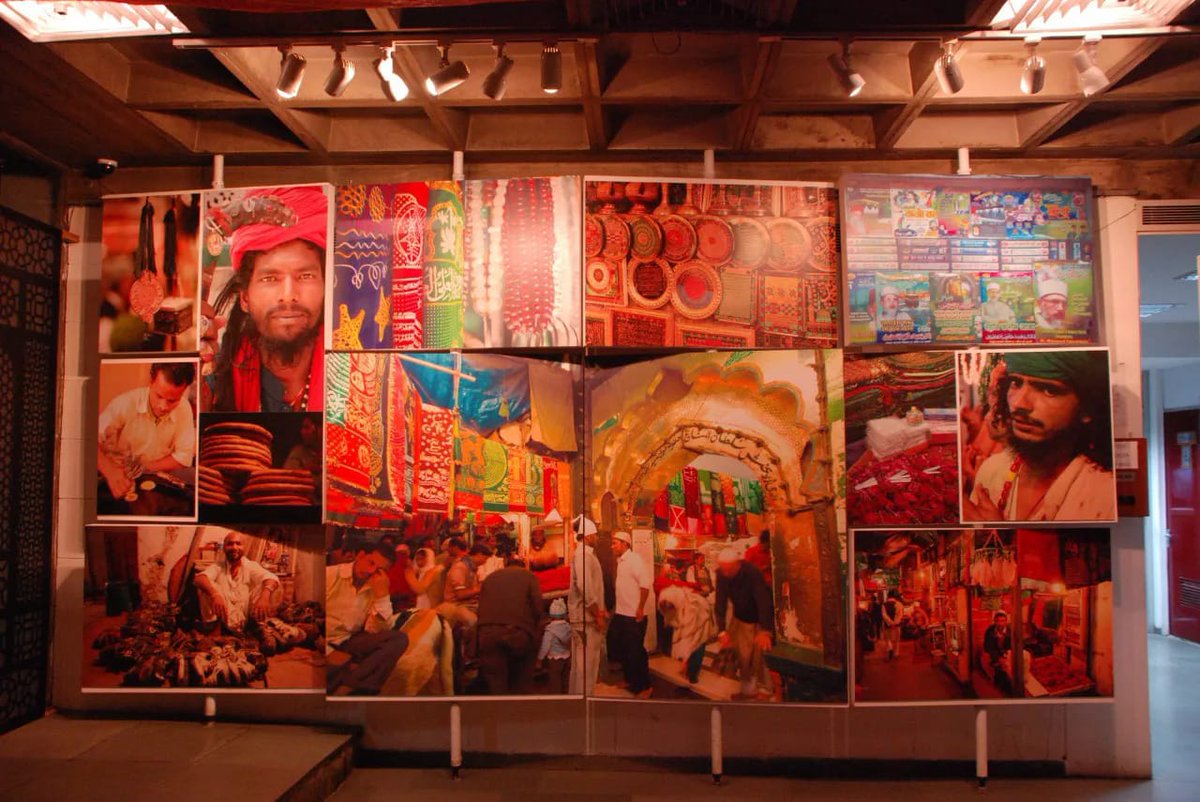 JASHN-E-KHUSRAU
#nizamuddinrenewalproject 

In 2010, a ten day festival was organised to propagate the musical and poetic legacy of Amir Khusrau. 

Over 10,000 people attended the festival, held partly at Chaunsath Khambha and at the India International Centre.
