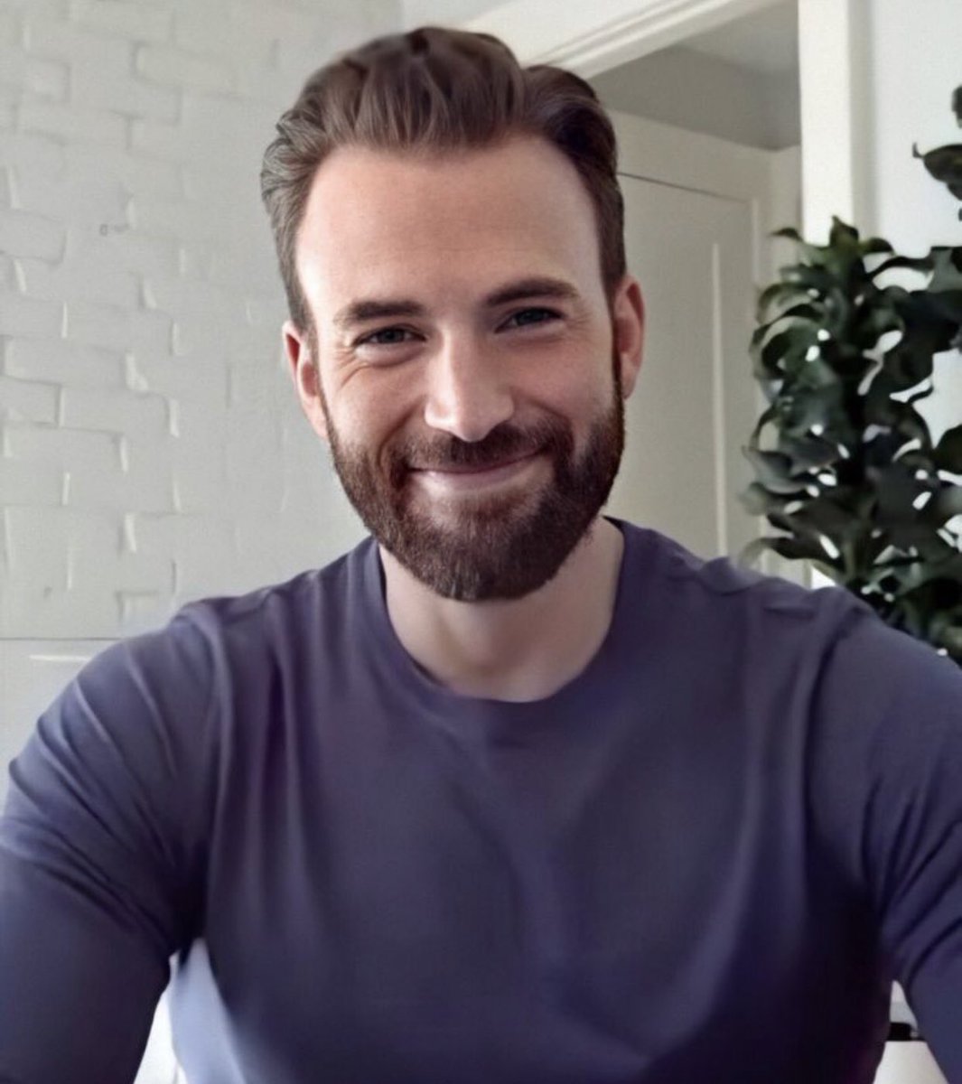 There’s always a beautiful 😍 in ever woman’s heart ❤️, I’m very happy my friend will be wed 🖇💍 soon.... You're so lucky to have her in your life❣️my smile means alot to y'all mine fan out there hope y'all having a great week ✌️