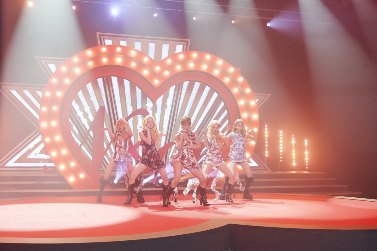 Here are performance photos of #gidle during their X-LOVE PREMIERE SHOWCASE 

Their goal for this album is to rank No1. at Billboard 

#I_love_GIDLE_Nxde #여자아이들    
  #I_love    
<a href="/G_I_DLE/">조명철</a>