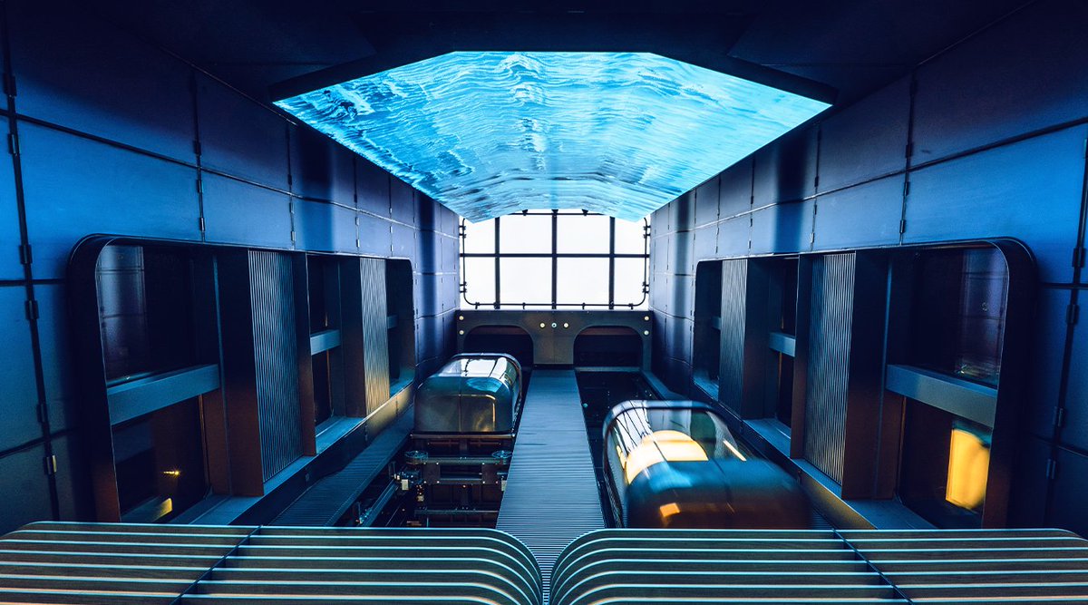 ponant_EN's tweet photo. The Atrium of the #CommandantCharcot plunges our guests into a mysterious atmosphere in the heart of the polar regions. In this space decorated with a huge skylight, the work of @ChevalierMiguel and the sound creations of Michel Redolfi are displayed.
📸©PONANT-Julien Fabro https://t.co/E8FRsyNtfD