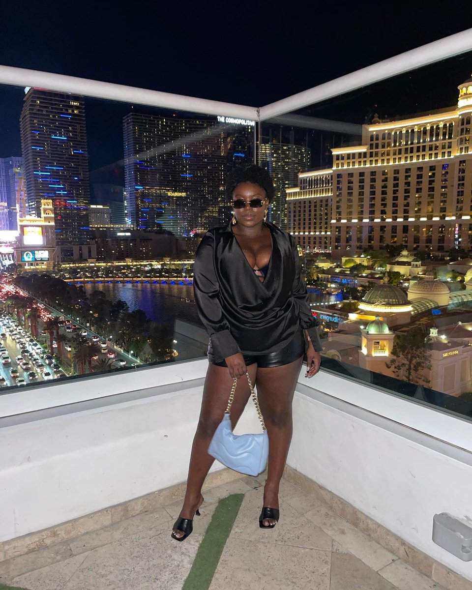 Annaayoo_'s tweet photo. Vegas nights 🥂 https://t.co/ozMJTxgA4w