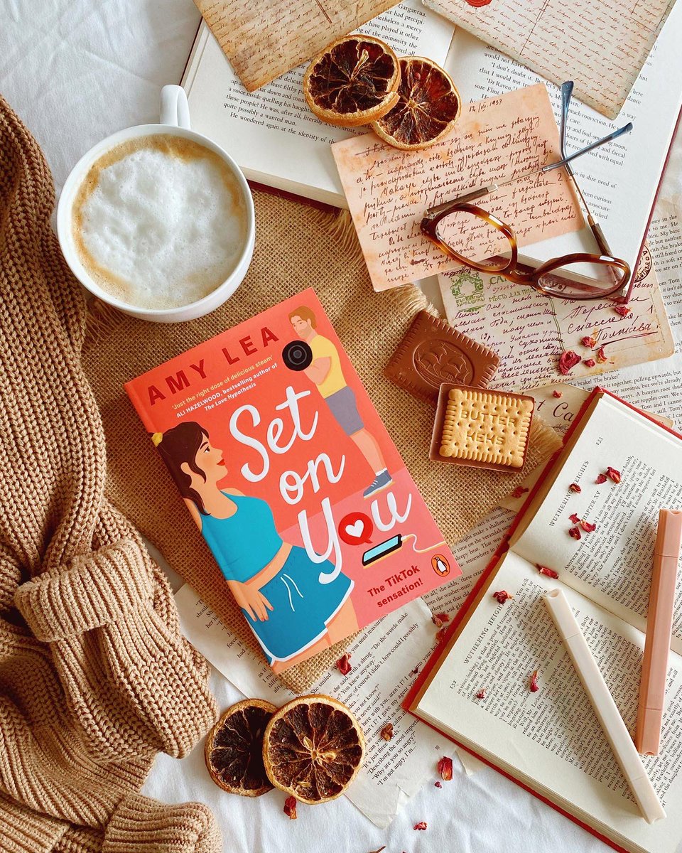 digs_em's tweet photo. I’m sharing my thoughts on #SetOnYou by @amyleabooks on Instagram today https://t.co/WTIiTVDNPb
This was a cute read 🥰 recommend for romance fans.
#booktwitter #BookReview @VikingBooksUK https://t.co/RQQdWvzjrW