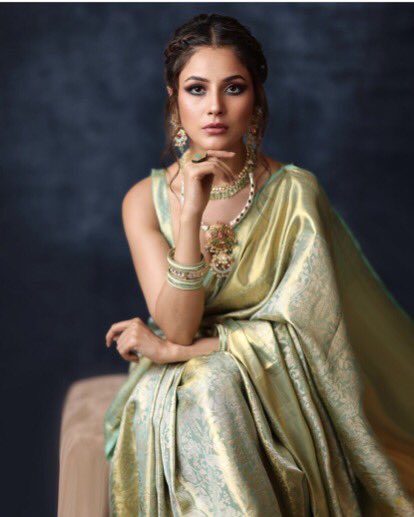 GurjitkaurP's tweet photo. Coming soon to next year m so excited and waiting @ishehnaaz_gill @BeingSalmanKhan miss you @sidharth_shukla I know but tu yaheen hai love you so much both #SidNaaz #ShehnaazGill #SidharthShukIa #SalmanKhan #Salubhai #SidNaazForever https://t.co/scPr5ZxFpx