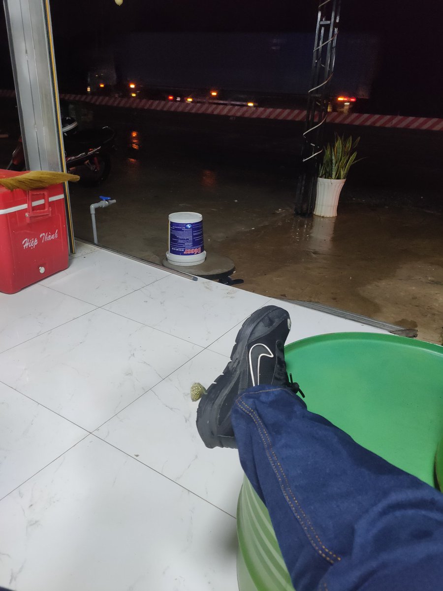 VuBoss1997BL's tweet photo. Bình Dương kiếm 1 con đĩ dâm đãng khó nhỉ 🥲🥲🥲 https://t.co/L1qnJStgZJ