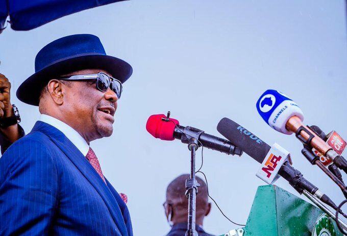 Wike and his 50,000 special advisers, By <a href="/biodun_alao/">Alao Abiodun</a> 

This bizarre development comes few months to the end of Wike’s tenure as Rivers Gov. 

Wike had first appointed 28,000 aides, &amp; then he reviewed it to 50,000. He is planning to increase it to 100,000

thenationonlineng.net/wike-and-his-5…