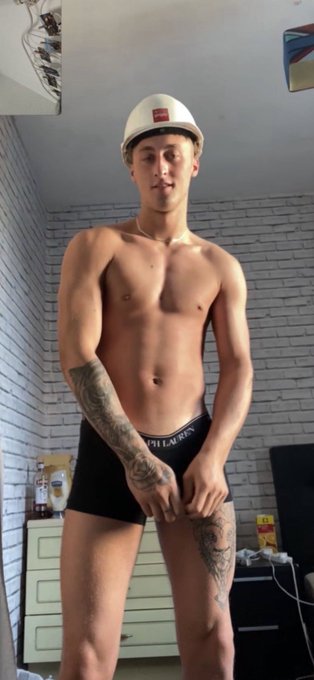 Go follow this lad my Tradie mate ! He’s got some proper hot content coming! Don’t miss out he’s a NAUGHTY
