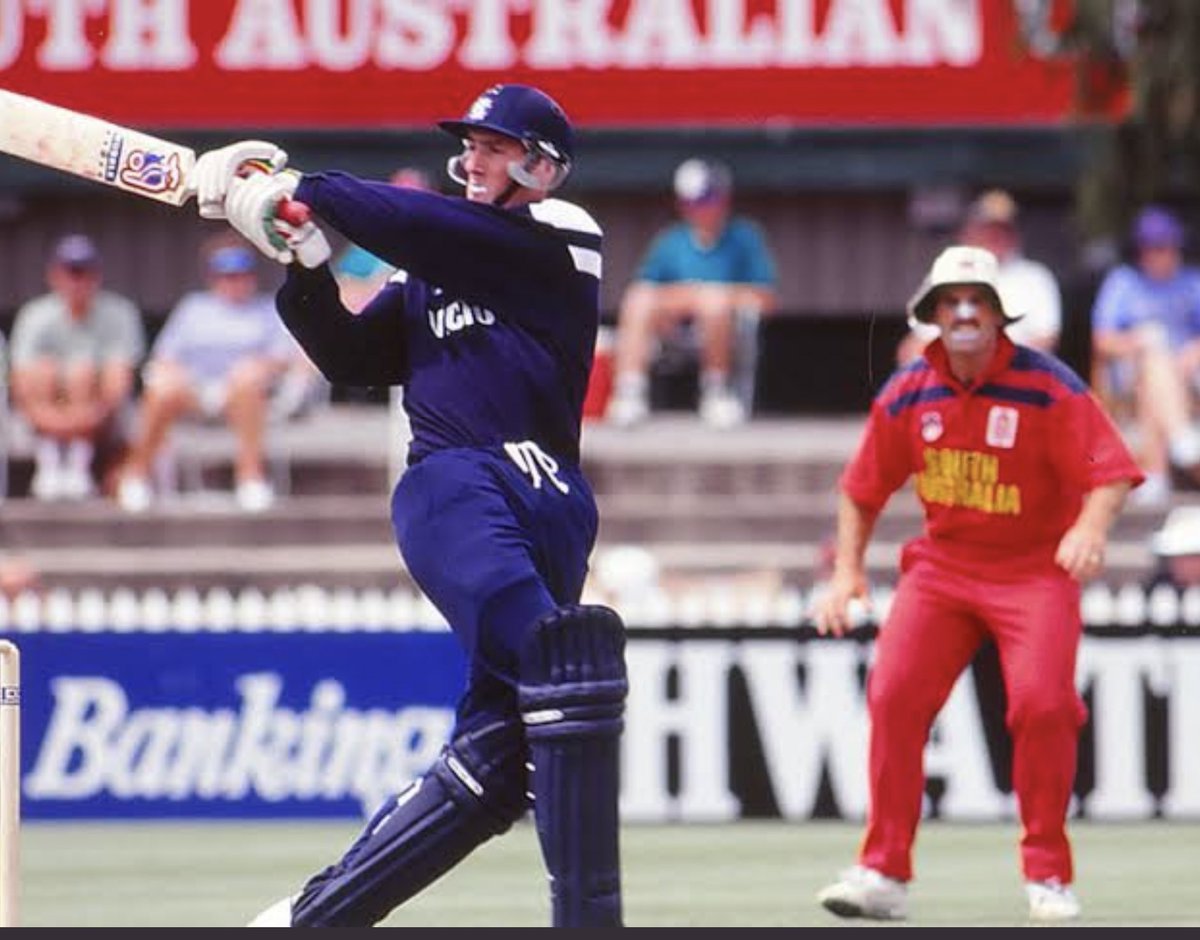RedbackJim's tweet image. #MercantileMutualMonday 
Is Paul Nobes the most photographed player from this era? #PhotoBomb #Nobes @WSCupCricket
