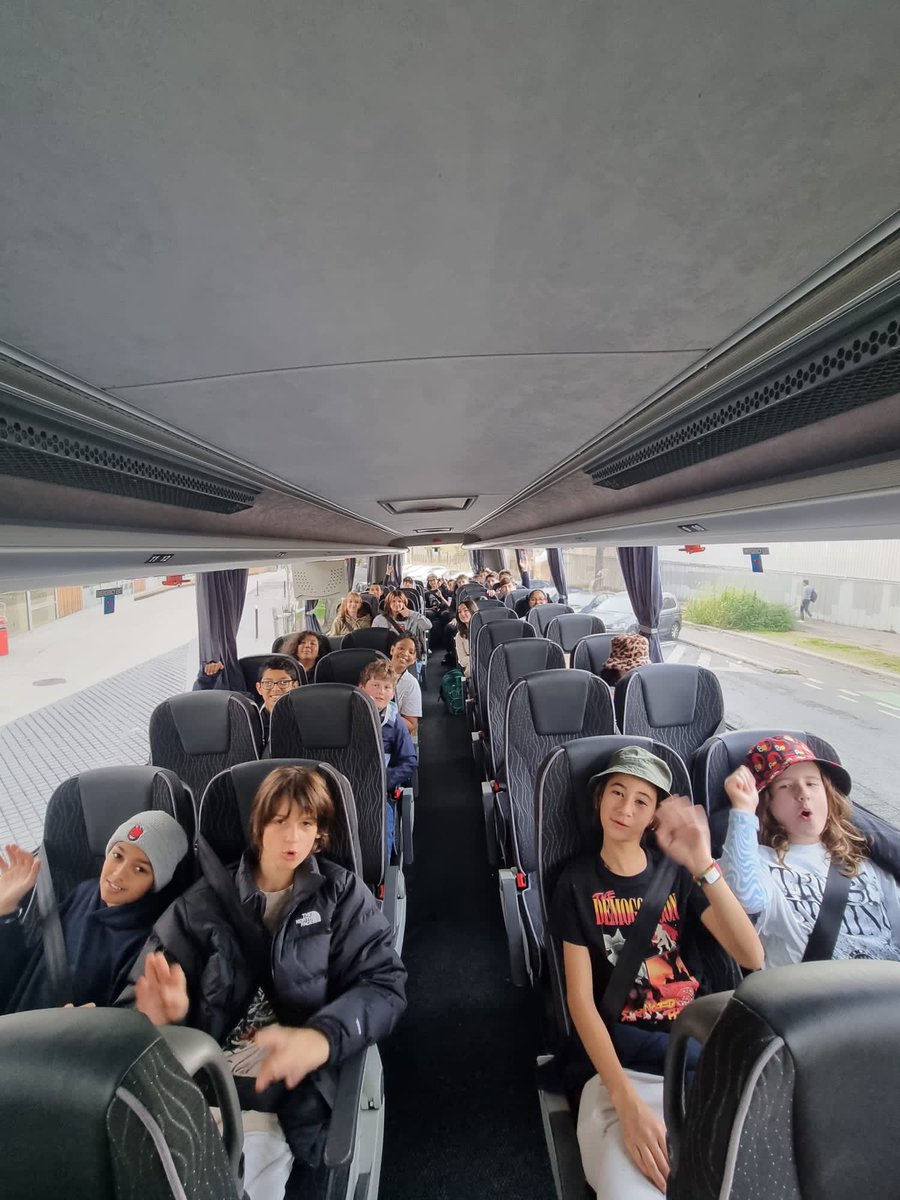 year7PPS's tweet photo. In Paris having a lovely time! @PortlandPlaceHd @ThomasLalandePP @year8pps https://t.co/YMqwgEtKWD