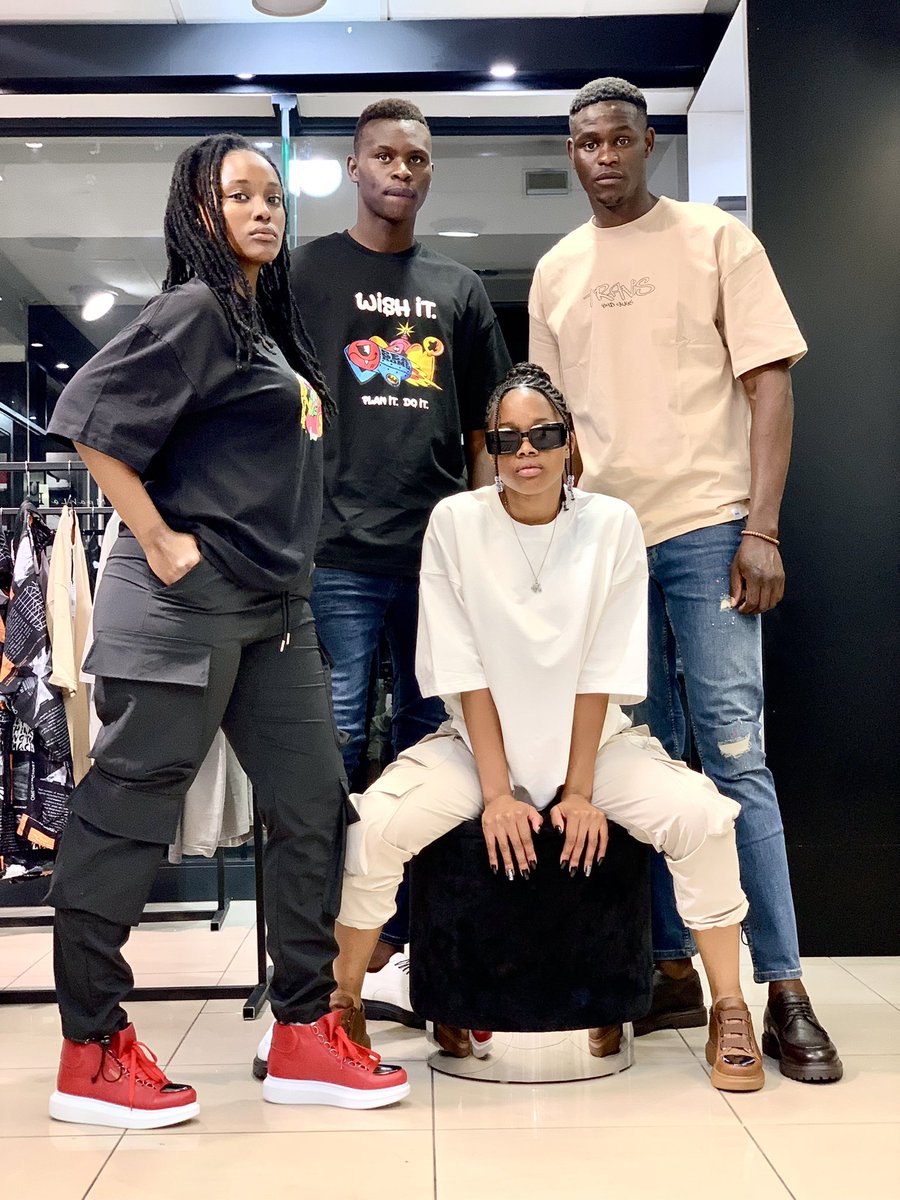 ImpahlaPlug's tweet photo. Treat yourself to these Street style inspired clothing.
We Serving The Culture
063221451 Order through our WhatsApp line.
#impahlaplugstore
#newcastlestore
#vryheidstore
#chekichsneakers
#checkich https://t.co/UyKv7pHF6o