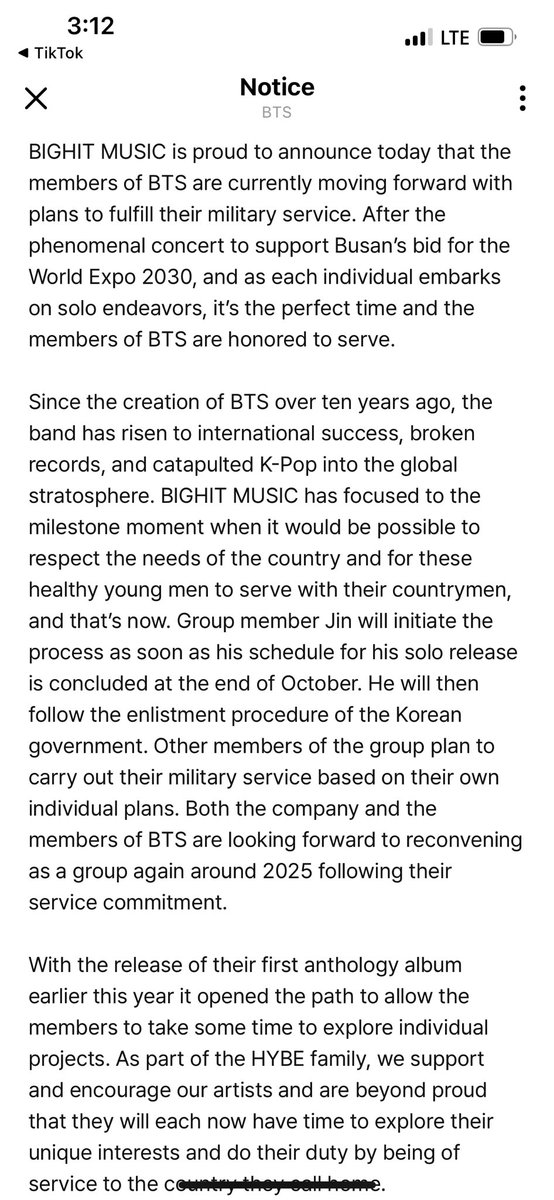 faemaree's tweet photo. One more concert before the enlistment please 😭😭😭😭😭 @BTS_twt https://t.co/Z1fxoAIdkr
