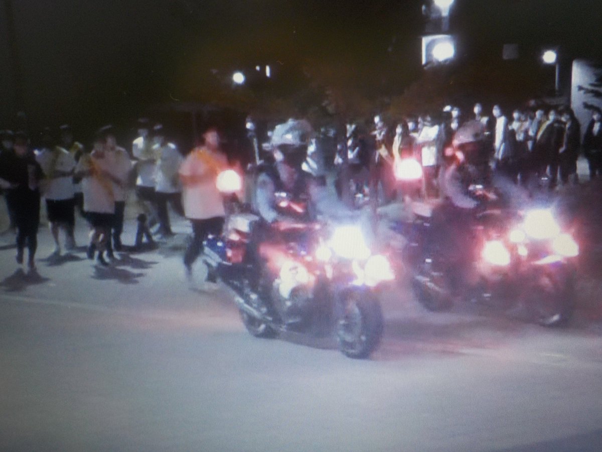 【中堺警察署の取組】
10月１2日大阪公立大学中百舌鳥キャンパスで、ランニングサークルMetraの皆さんとランニングパトロール出発式を行いました。
　その後、青バイ2台を先頭に署長以下60人で堺市中区内を約1時間パトロールしました。
#中堺警察署 #大阪公立大学 #ランニングサークルMetra #ランパト