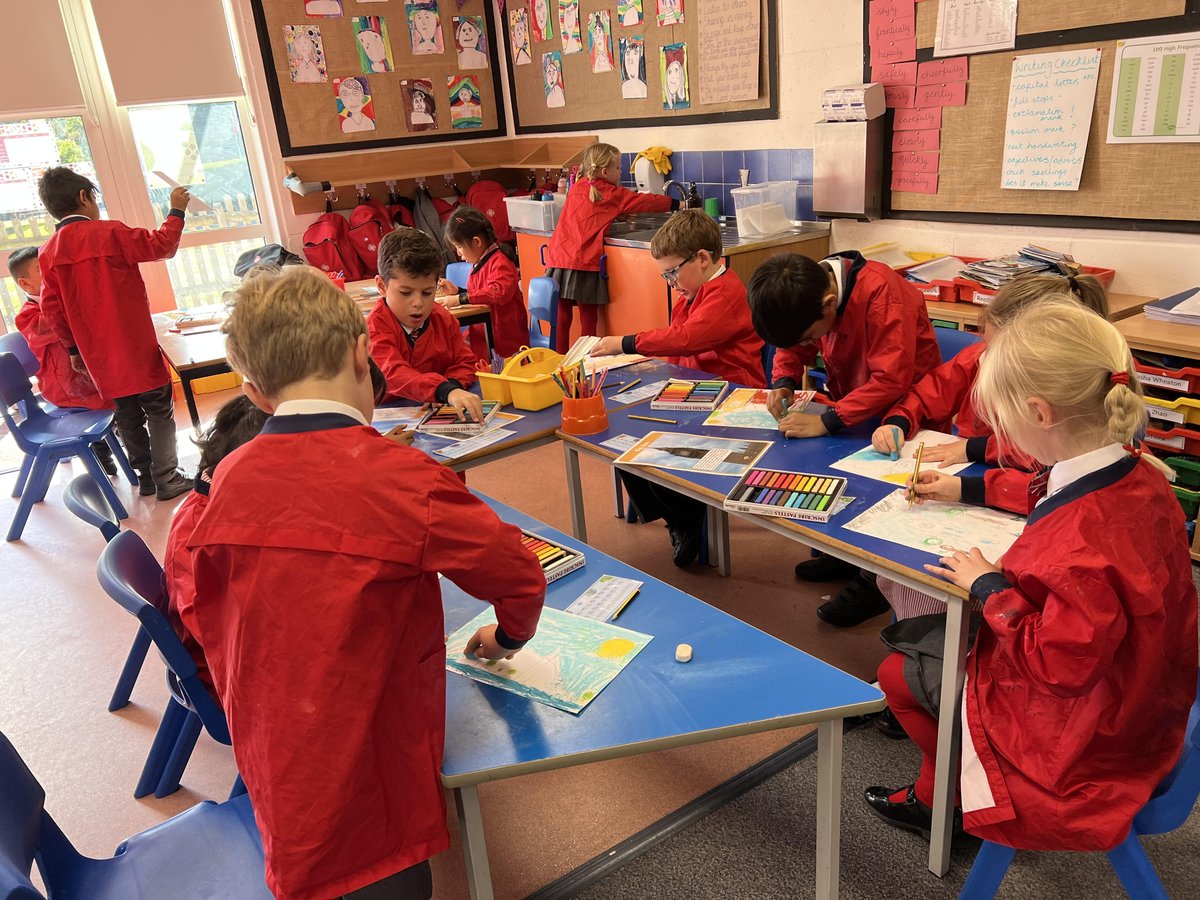 BGS_LowerSch's tweet photo. Year 2 have enjoyed learning about London through the Seasons #BGS_art #BGS_humanities #BGS_collaboration https://t.co/IoMgvqjJ7X