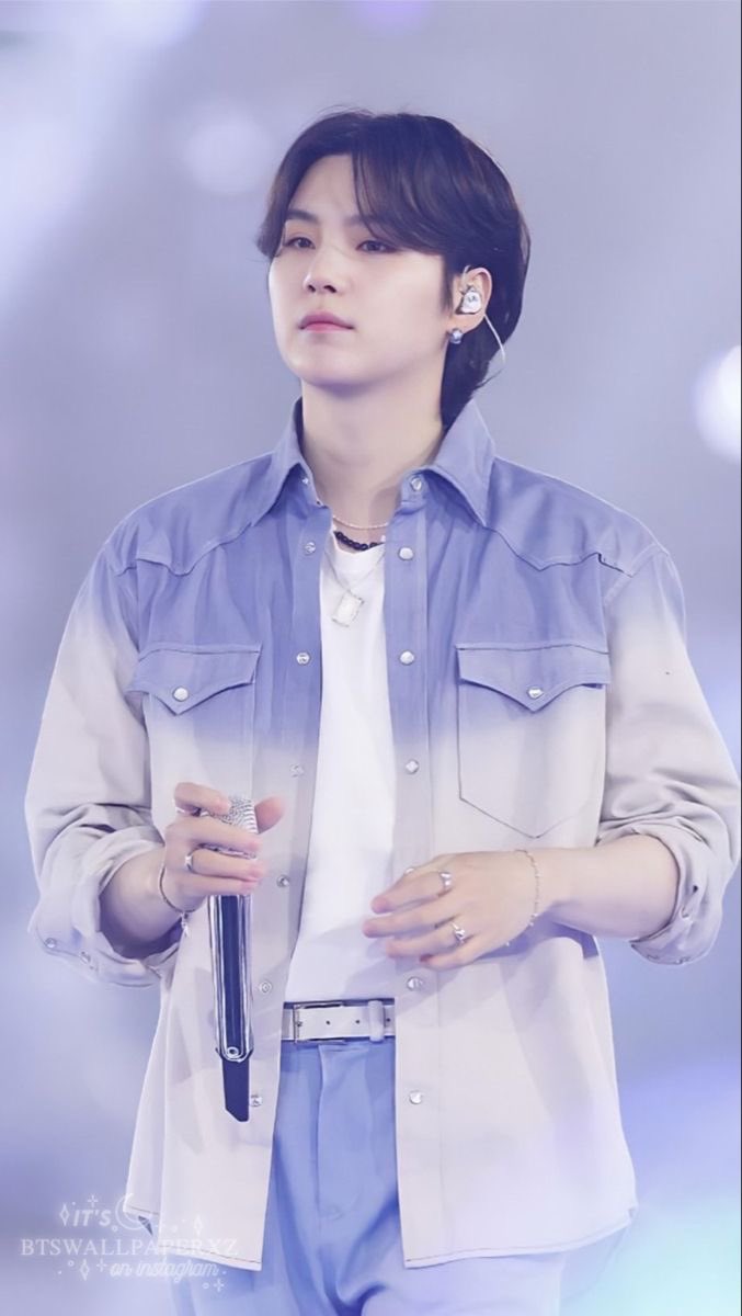 Uliya1605's tweet photo. I’m voting for BTS (@BTS_twt) for Favorite Pop Duo or Group Category at the #AMAs 💜💜💜 https://t.co/vqAjCERUtQ