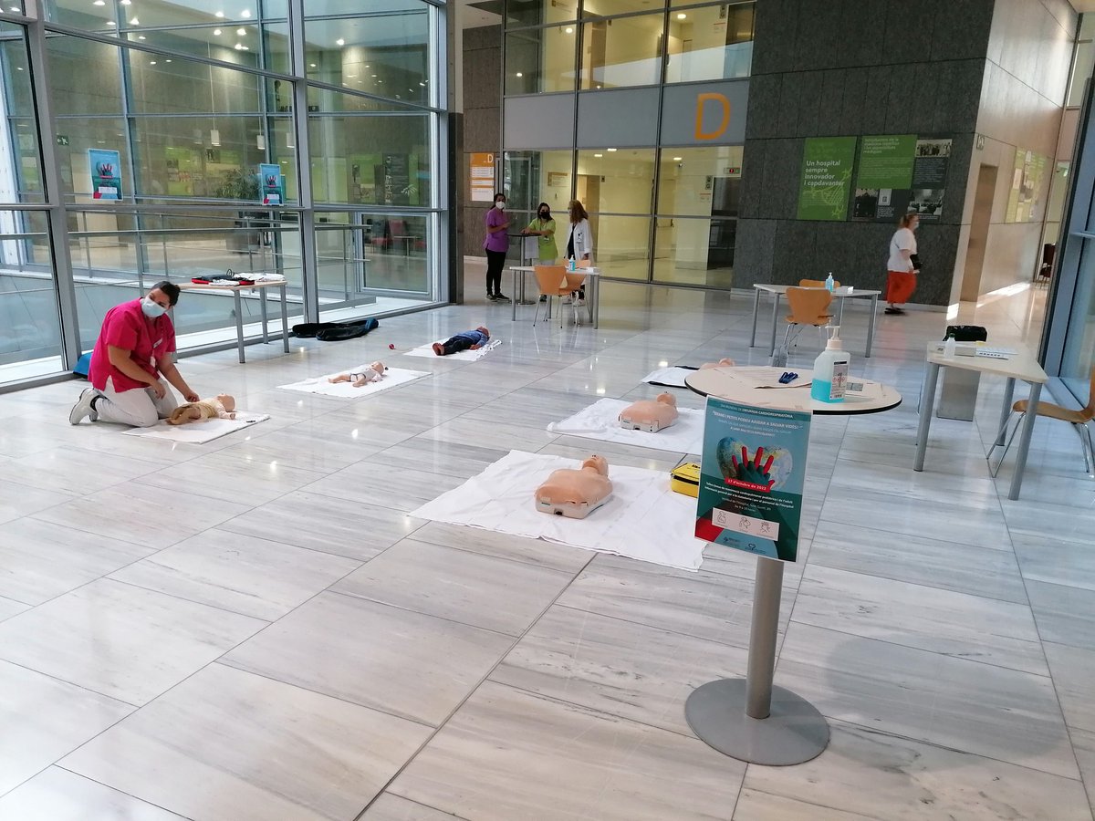 tlf636688147's tweet photo. #HospitalSantPau Sant Pau amb el dia mundial de l'ACR.
Començen amb el tallers breus de maniobres de SVB. https://t.co/u052lr4N2h
