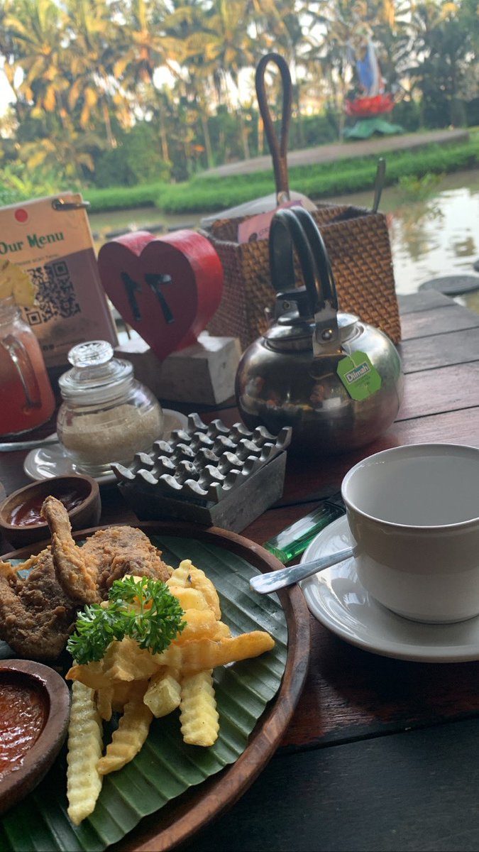dekdi04's tweet photo. ke ubud cuma nyari makan aja,,, https://t.co/XjaCaXBrdi
