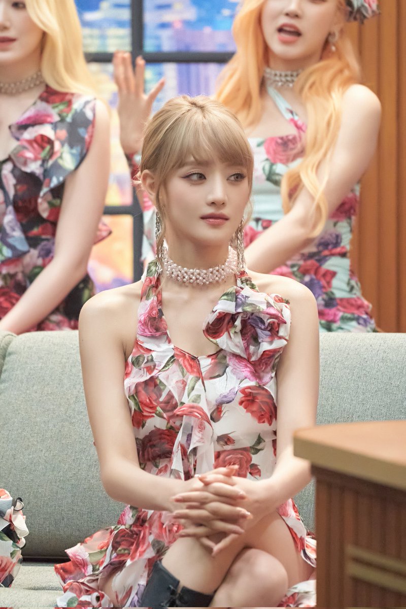 sitting pretty 🫶🏼