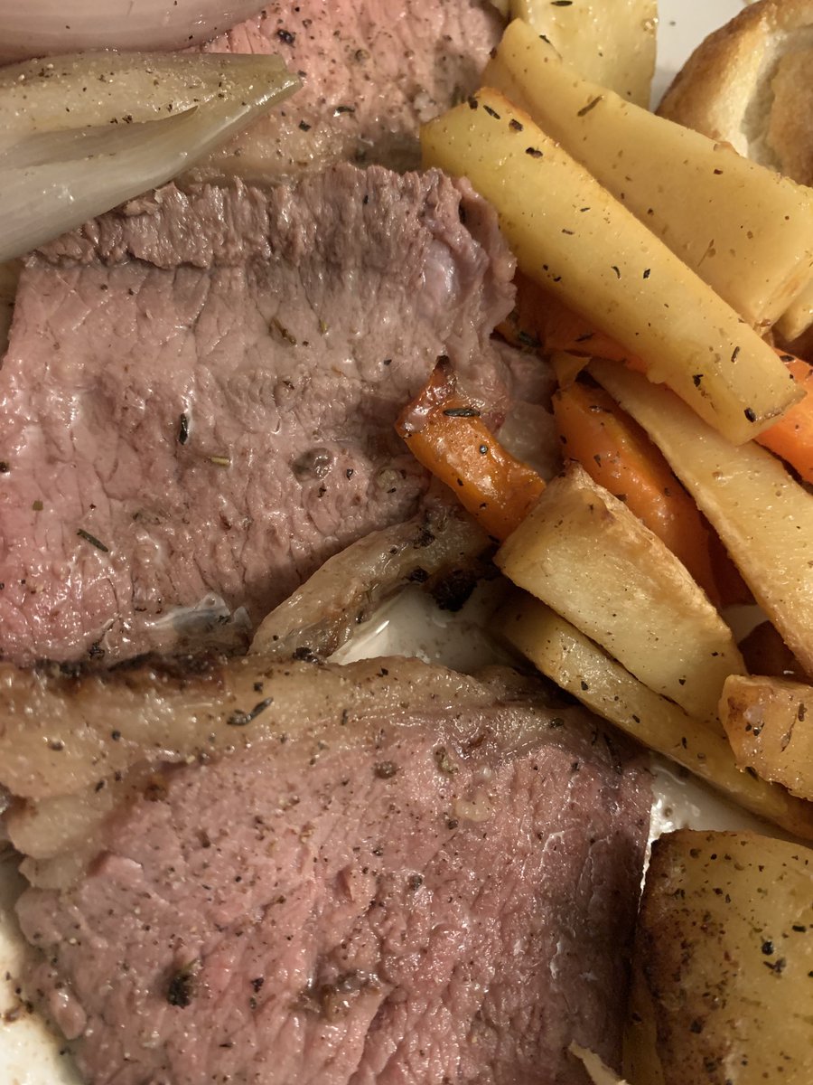 A very  enjoyable Sunday super tender roast sirloin of beef cooked medium  & trimmings paired with an Italian Red #homecooking #ScottishBeef #sirloin #roastpotatoes #carrots #parsnips #shallots #yorkshires #Montepulciano #Sangiovese #organicwine