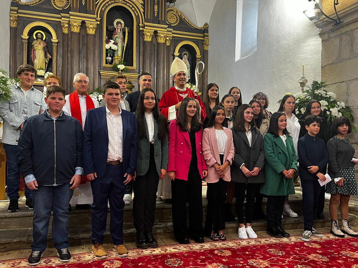 mondonedoferrol's tweet photo. @UpaRibadeo 📸📸📸 #Confirmaciones #ADevesa ¡Muchísimas felicidades! #HaciaUnTiempoNuevo https://t.co/5i8qtBQymG