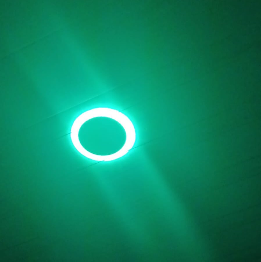 noorewellyng's tweet photo. El duerme con esta luz, yo sueño descansar junto a el bajo ese tenue color 
#AzulMar así llamo el ese color y me gusto https://t.co/muVzjV61Za