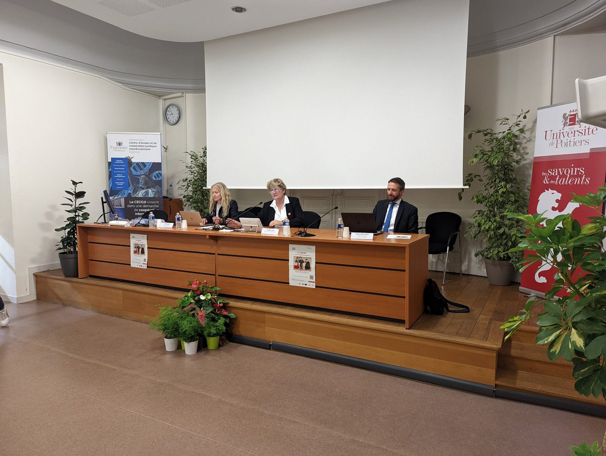 Colloque « La laïcité, limite à la liberté de religion? », organisé par les unités de recherche <a href="/CECOJI_UP/">CECOJI-UP</a> et <a href="/EaErdp/">Institut Jean Carbonnier</a>. Accueil par <a href="/virginie_laval/">Virginie LAVAL</a>, présidente de <a href="/UnivPoitiers/">Université de Poitiers</a>.