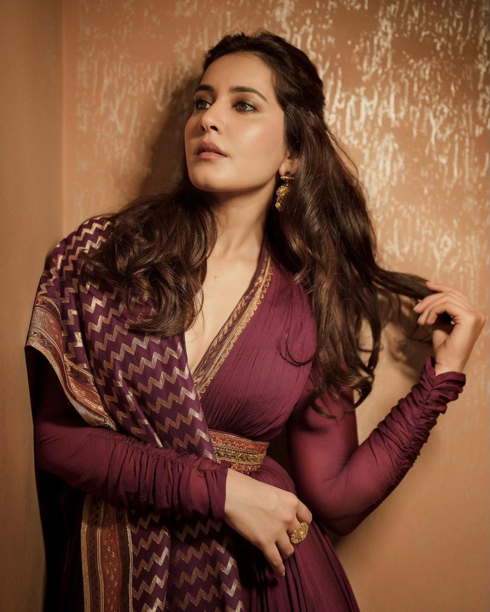 cineulagam's tweet photo. கண் பாஷை பேசினால்..நான் என்ன செய்வேன் 🤎
@RaashiKhanna CUTE clicks 😍😍
#RashiKhanna #RecentCliks #tamilcinema #Cineulagam https://t.co/YqoXUSBjsL