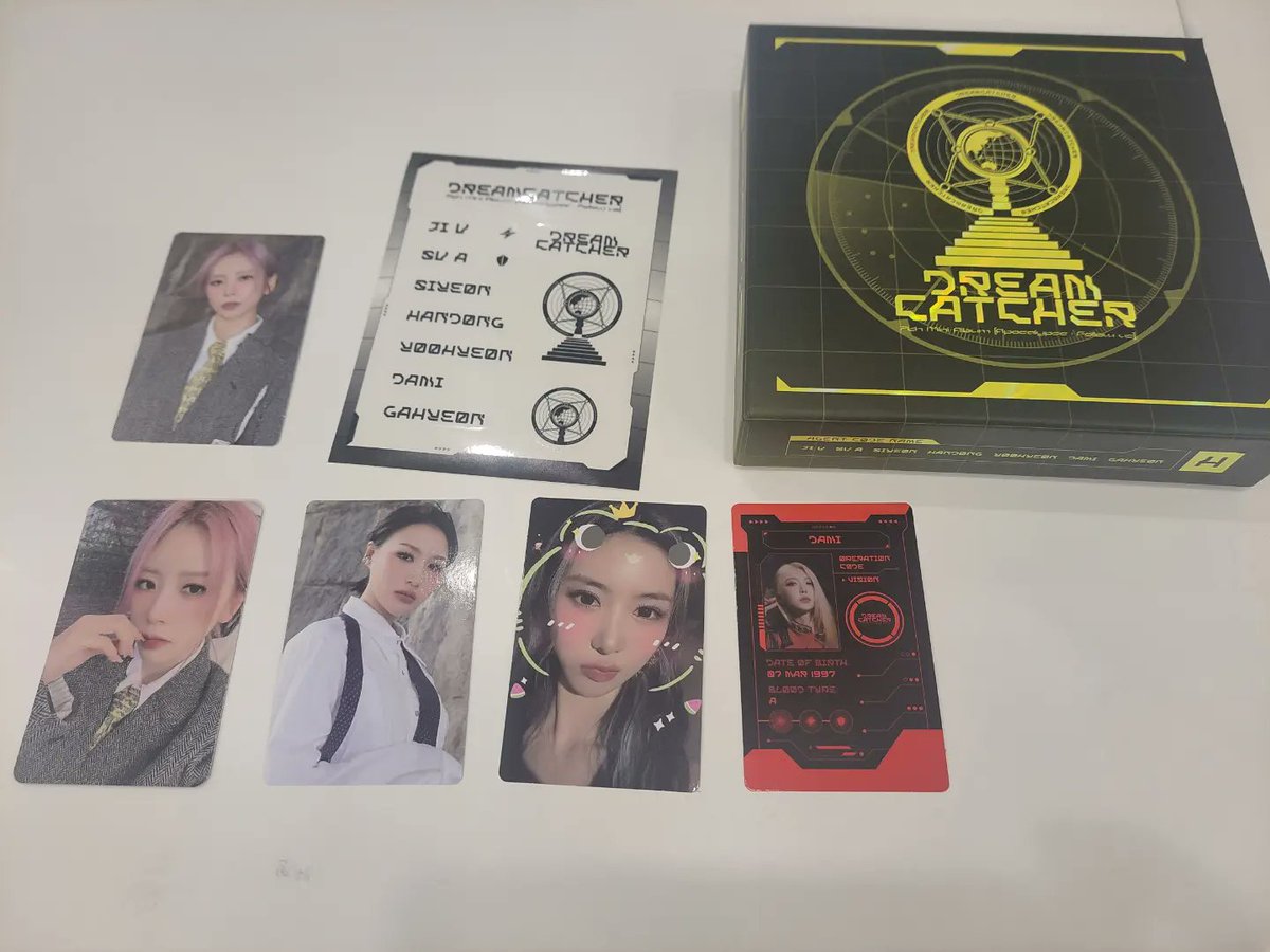 OneWinter0326's tweet photo. 1017 드림캐쳐 에버라인 팝업스토어

아이돌 덕질 후 첫 팝업스토어 방문!

직원분들도 친절하고 잘 되어있어서
너무 최고..!

#VISION_OF_DREAMCATCHER
#드림캐쳐 #DREAMCATCHER
#EVERLINE #에버라인 https://t.co/5tBbzRrmHt