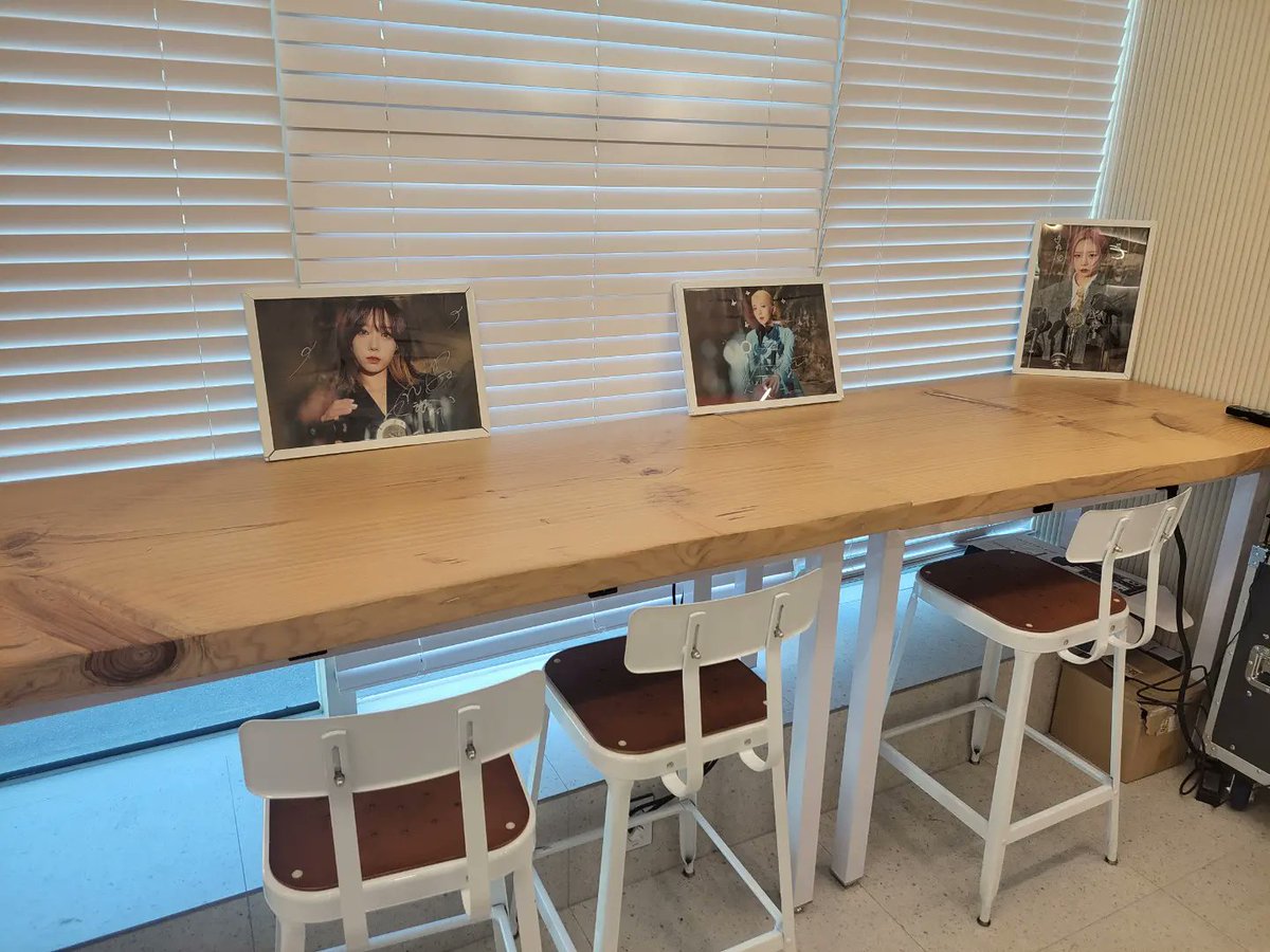 OneWinter0326's tweet photo. 1017 드림캐쳐 에버라인 팝업스토어

아이돌 덕질 후 첫 팝업스토어 방문!

직원분들도 친절하고 잘 되어있어서
너무 최고..!

#VISION_OF_DREAMCATCHER
#드림캐쳐 #DREAMCATCHER
#EVERLINE #에버라인 https://t.co/5tBbzRrmHt