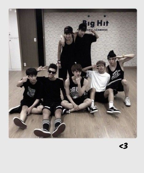 JParkchim's tweet photo. We will miss you but will always wait for you. 😿
See you in 2025  @bts_bighit 😭💜 

BTS 🤝 ARMY https://t.co/Q8MG3ZrXDZ