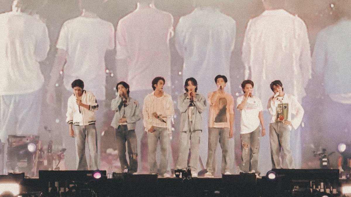 isxmiraj's tweet photo. #ForeverWithBTS 
ARMY FOREVER BTS FOREVER 
WE LOVE YOU BTS 
WE WILL BE HERE

WE TRUST YOU, WE WILL WAITING FOR YOU
@BTS_twt 💜💜💜 https://t.co/AdqULlmAvv