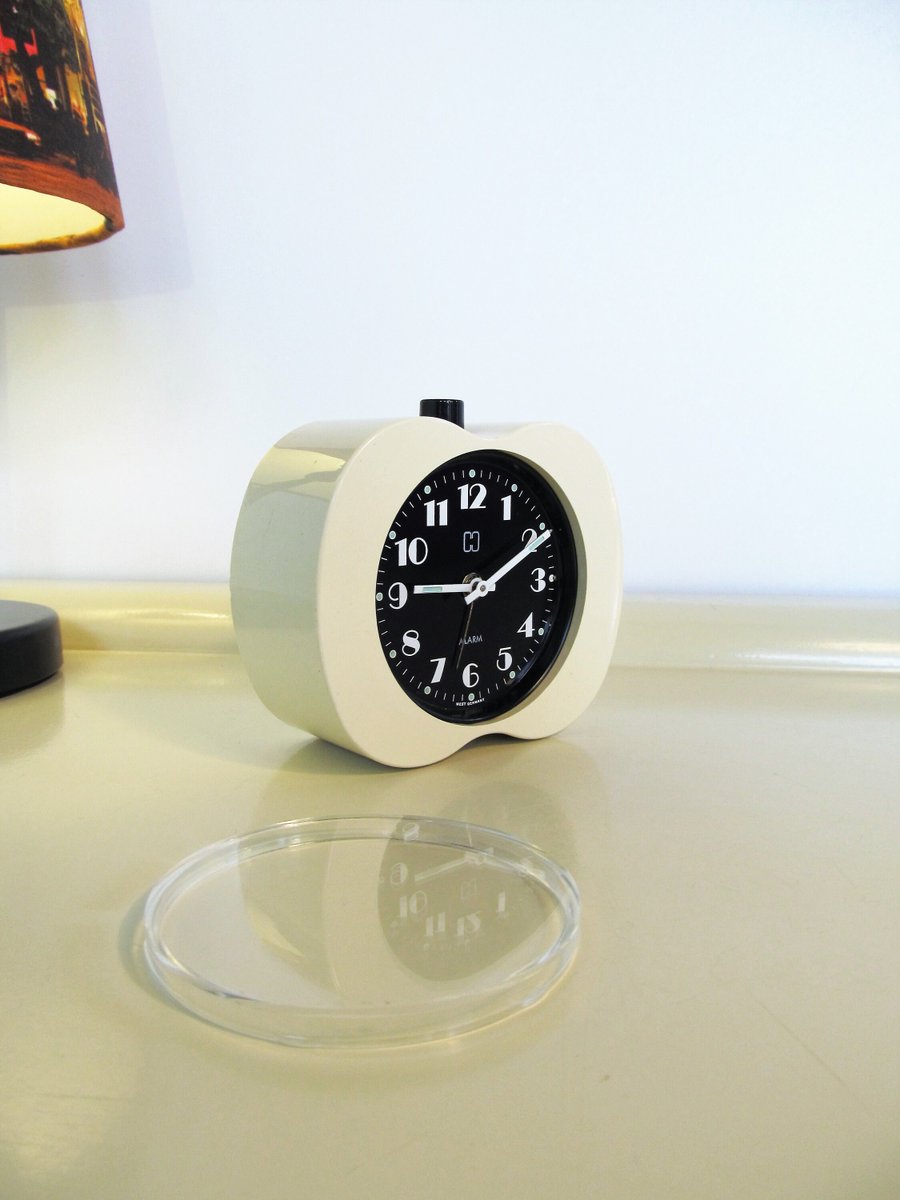 MaLanterne's tweet photo. Vintage Alarm Clock, Apple Shaped Vintage Clock, Mechanical Clock, Winding Clock, Beige Color, Home Decor, Clock Gift, W. Germany, Retro 70s https://t.co/U89FevfDqm #Backtoschool #FREESHIPPING #Halloween #Retro #Typewriter ##QueenElizabethII #ClockGift https://t.co/1XkpTXQdlV