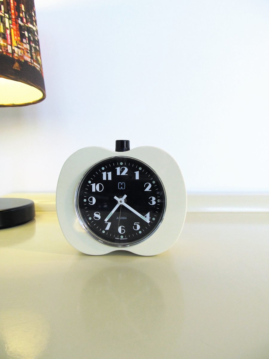 MaLanterne's tweet photo. Vintage Alarm Clock, Apple Shaped Vintage Clock, Mechanical Clock, Winding Clock, Beige Color, Home Decor, Clock Gift, W. Germany, Retro 70s https://t.co/U89FevfDqm #Backtoschool #FREESHIPPING #Halloween #Retro #Typewriter ##QueenElizabethII #ClockGift https://t.co/1XkpTXQdlV