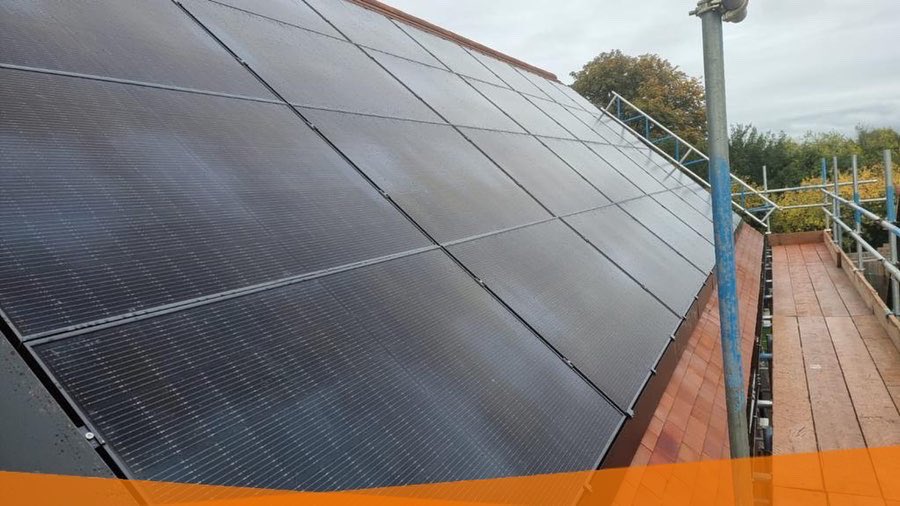 jojusolar's tweet photo. New week, new solar installs for our residential team, like this one, with 28 black QCells &amp; solaskirt protection. Nice job team Joju 👍 #MondayMotivaton #solarinstallers #justaddsunshine https://t.co/LG4JC2omE1