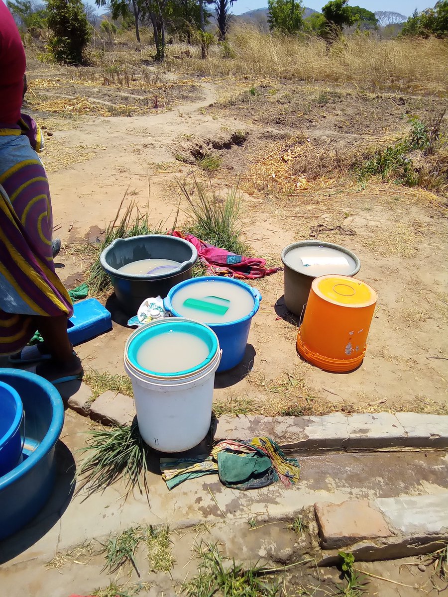 GSimulomba's tweet photo. Good morning my fellow Water activst.
This is the water our brothers and sisters are drinking in some parts of the country. "GIVE THEM WATER TO DRINK". https://t.co/9yZD151vUP