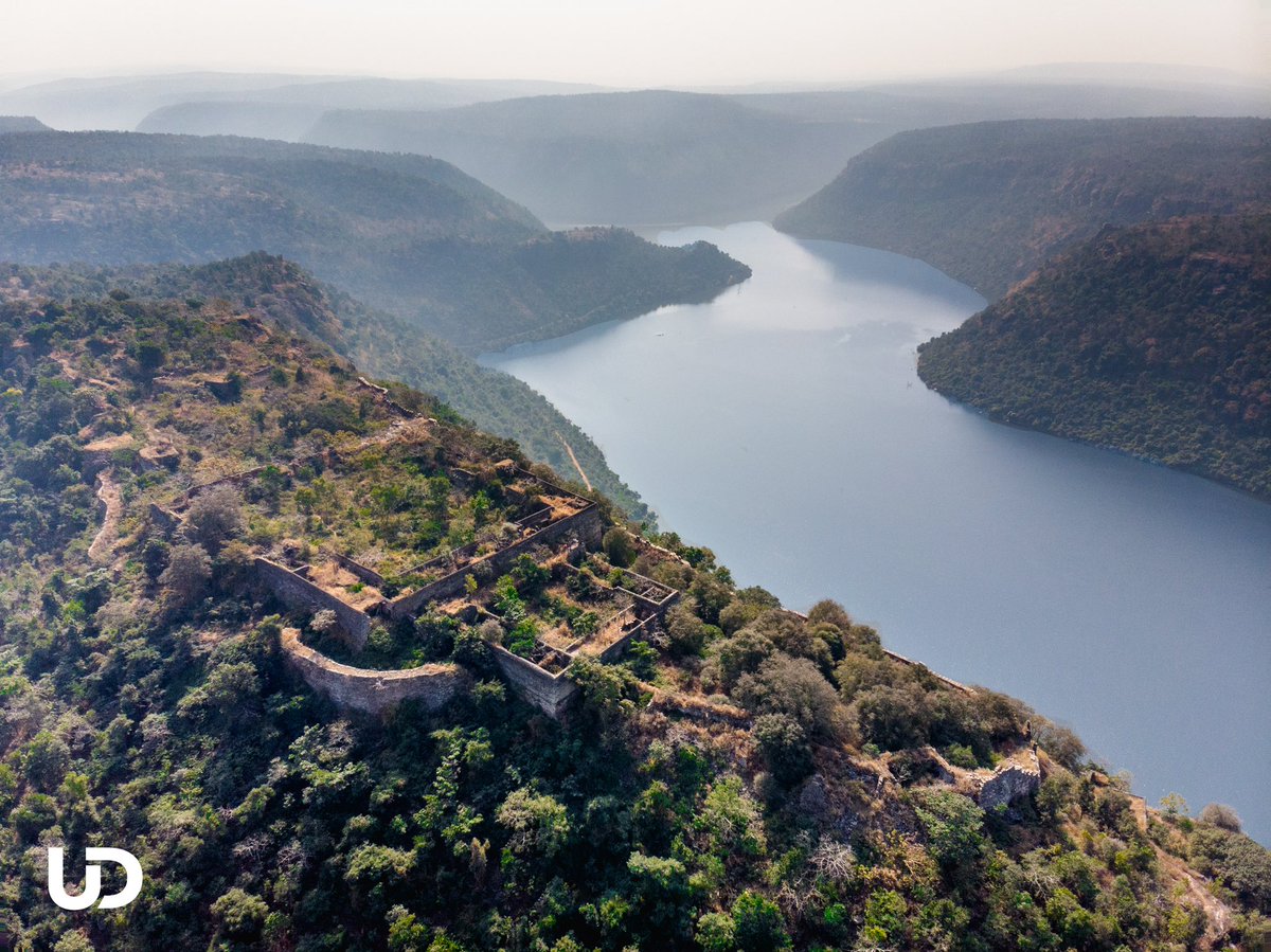 theudindia's tweet photo. The beauty of Kaimur &amp; Rohtas ❤️ 
1 #Karkatgarh waterfall
2 #Jagdhawa dam
3 #Shergarh fort 
4 #TutlaBhawani waterfall. 
Plan your winter trip for these places ❤️ https://t.co/v93G3nMcqh