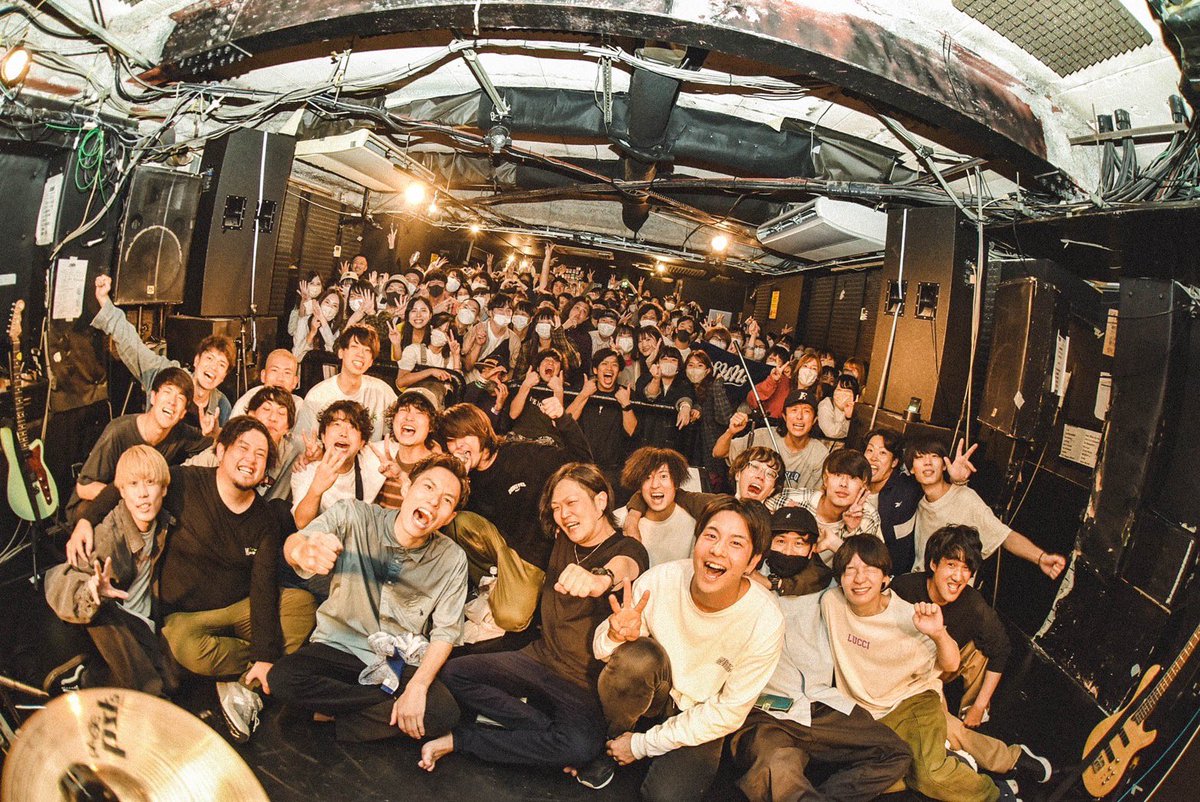 suns_info's tweet photo. 【元SUNsより】
二日経ってしまいましたが
15日は世界一幸せな時間を過ごさせてもらいました！！
確実に超愛されてました！

10年間ありがとうございました！！
またねさよなら！！ https://t.co/lIfspWNvJv