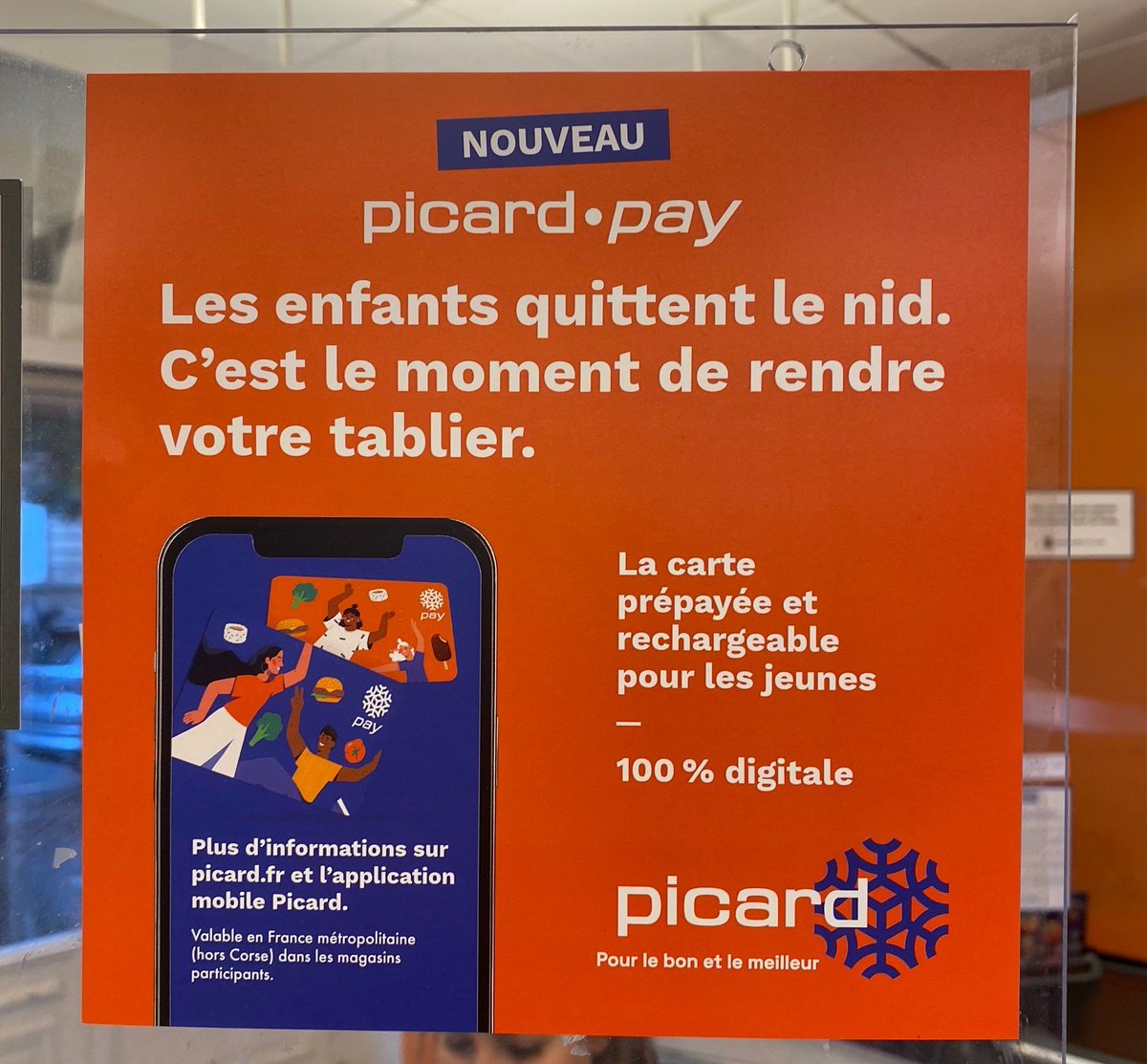 Seniosphere_Cns's tweet photo. Le départ des enfants du foyer marque une phase de vie importante. Une thématique peu exploitée en France vs aux US où les empty nesters sont une cible à part entière. Cette initiative de Picard Surgelé est donc très intéressante et en plus avec de l'humour !. @picardsurgeles https://t.co/iBILT8HJOr
